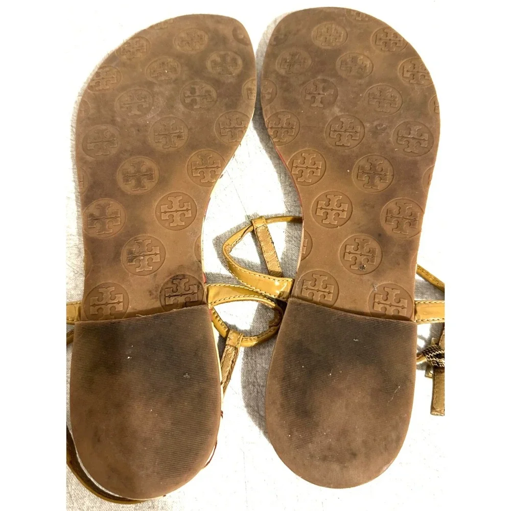 Tory Burch Emmy Size 7 Tan Patent Leather T-Strap Flat Logo Sandals